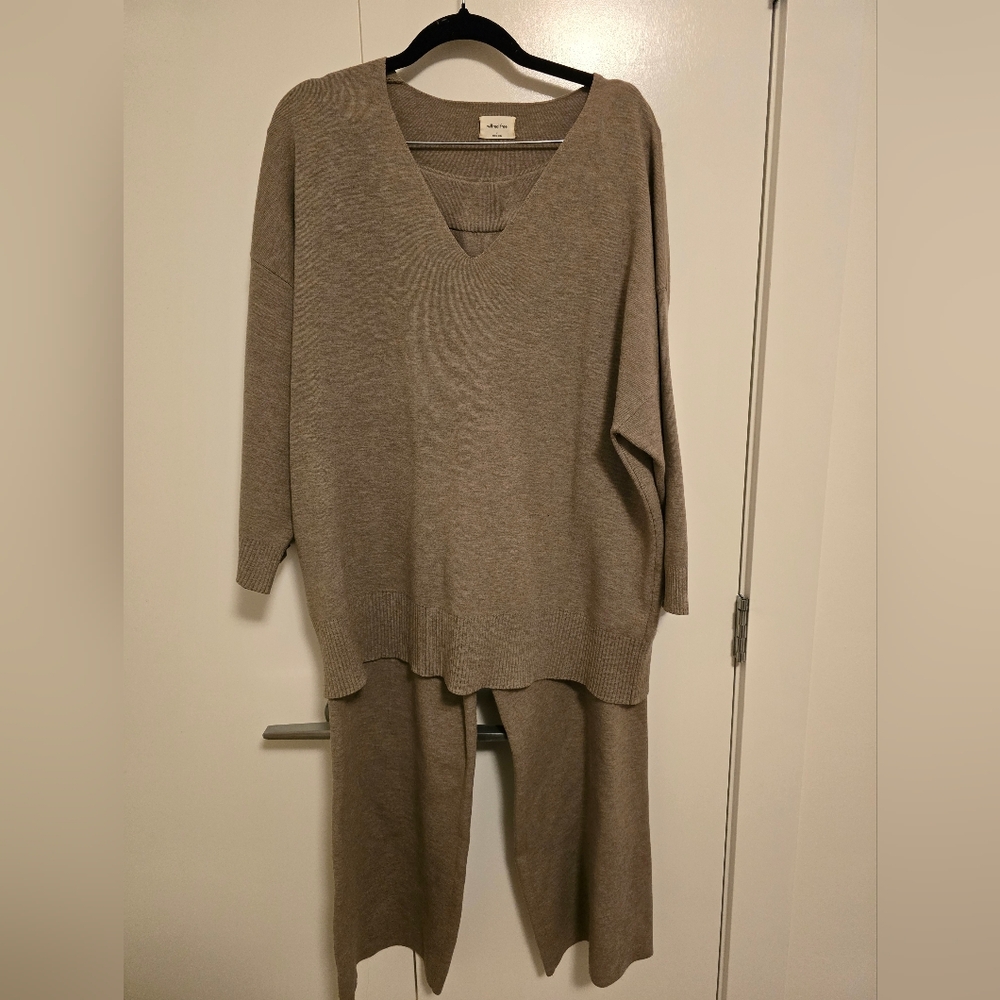 Aritzia Souvenir Heather Taupe Sweater and Pants Set Size Small